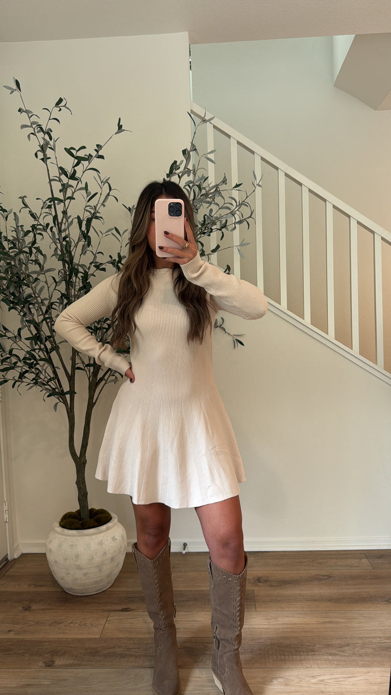 savannah knit dress swatch:the-backstage-dress-black-001